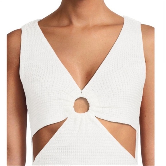 Madden NYC Cut Out Ring Crochet Knit Mini Dress in Off White Size Small - Picture 2 of 8